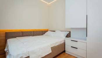 https://images.proimobil.md/9gxLB66iBIi7Z9k7et8a17owS3LHhpyxfANJZcg98MU/resize:fill:350:198:1/gravity:ce/bG9jYWw6Ly8vZXN0YXRlL2xyLzM1NTY3YTA3LTRjNGMtNGQxZi1hNTIwLTU0ODNiNjFkNTE0ZC5qcGVn