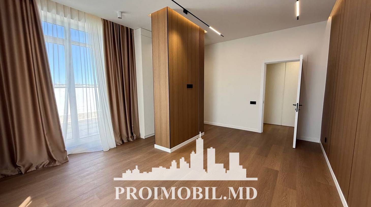 https://images.proimobil.md/9h7gSt2QcVVuykvrVuEpUzbBfQ5zlM1fq9pgvulAyG8/watermark:0.75:so:0:30:0.39/resize:fill:1460:816:1/gravity:ce/bG9jYWw6Ly8vZXN0YXRlL2xyL2M3MWNiMmQxLWYzZGYtNGI0NS1iNDkyLWUwNjI5NTE0OWFkNC5qcGVn