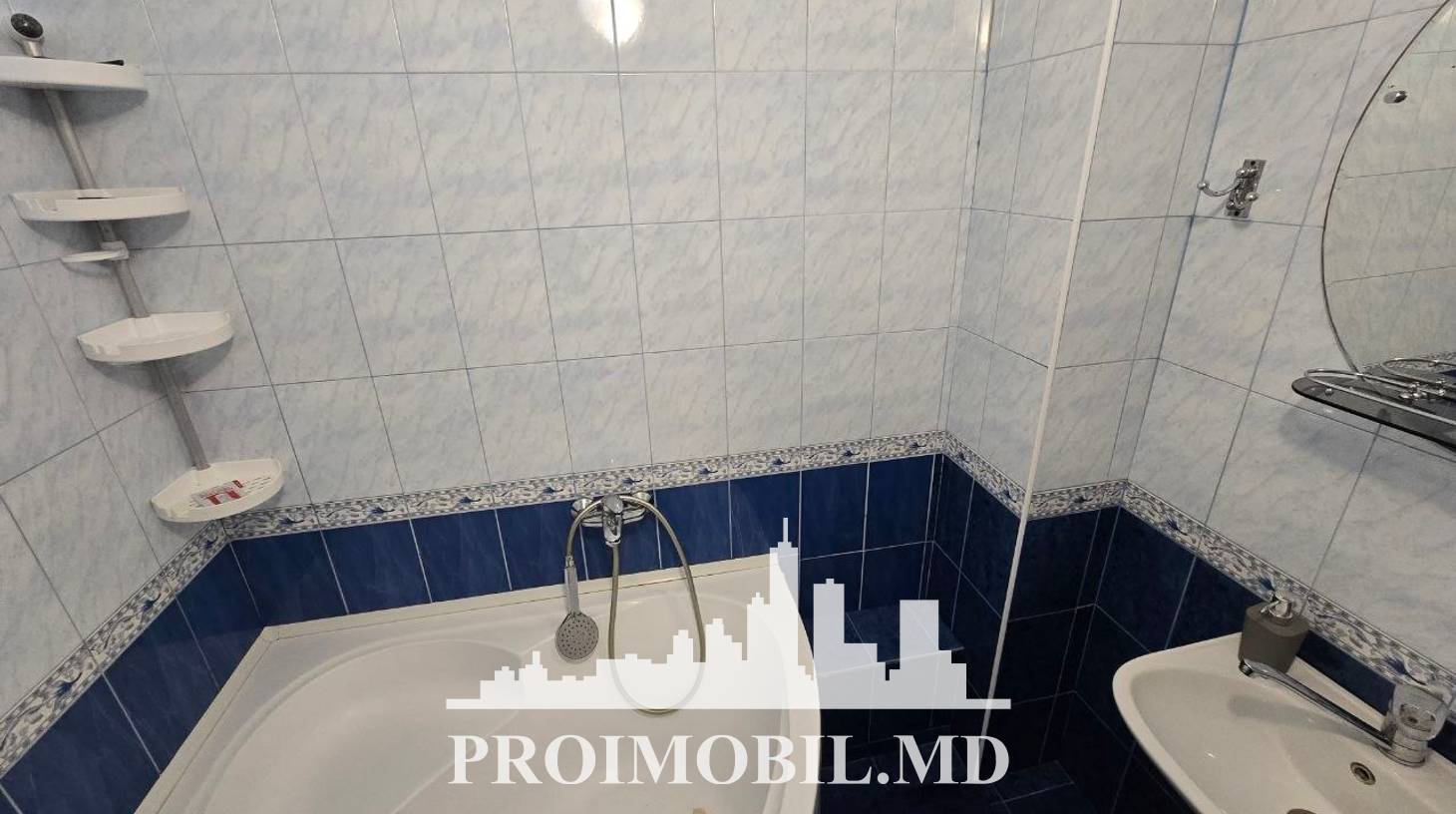 https://images.proimobil.md/9jBo7Zr7VgITYakZwoLujt9t30qRsGuD6fQM84A2_N0/watermark:0.75:so:0:30:0.39/resize:fill:1460:816:1/gravity:ce/bG9jYWw6Ly8vZXN0YXRlL2xyLzg4NTQyODQ0LTZjYTgtNDFhYS04YWFiLTUyZGM5MzAxM2RjOC5qcGVn