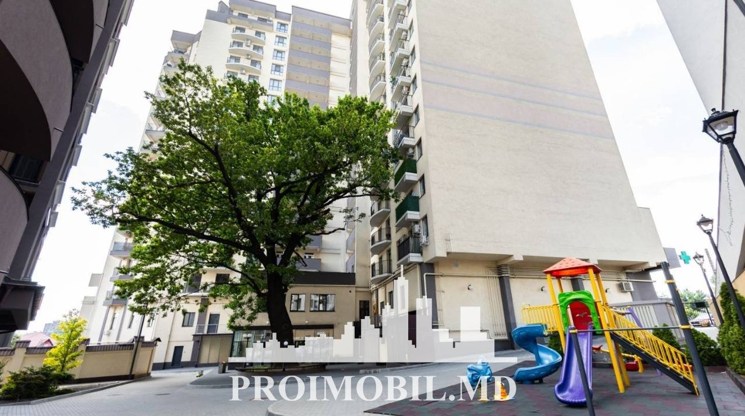 https://images.proimobil.md/9nE-8rJ1yTgAcWkxQnCdg9jIE8L-EgGYRwr8dgL9lM8/watermark:0.75:so:0:30:0.39/resize:fill:1460:816:1/gravity:ce/bG9jYWw6Ly8vZXN0YXRlL2xyLzAzYzBhMGE3LWE4ZjMtNDJhNy1hZTczLWI4Njg4MTI4ZTUxMS5qcGVn