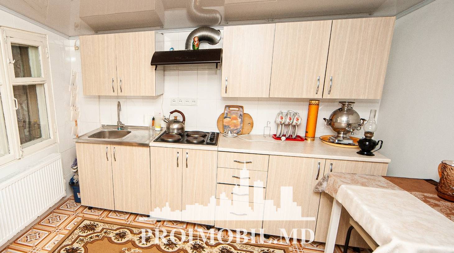 https://images.proimobil.md/9nn9ioq_nNZd9R5NL_af5aYb85yW5vycQ1rUReuWBxk/watermark:0.75:so:0:30:0.39/resize:fill:1460:816:1/gravity:ce/bG9jYWw6Ly8vZXN0YXRlL2xyL2YxMjE2MTdkLTk1N2UtNDIyMy1hMzVkLWU3YTk2OTdkZWEwOC5qcGVn