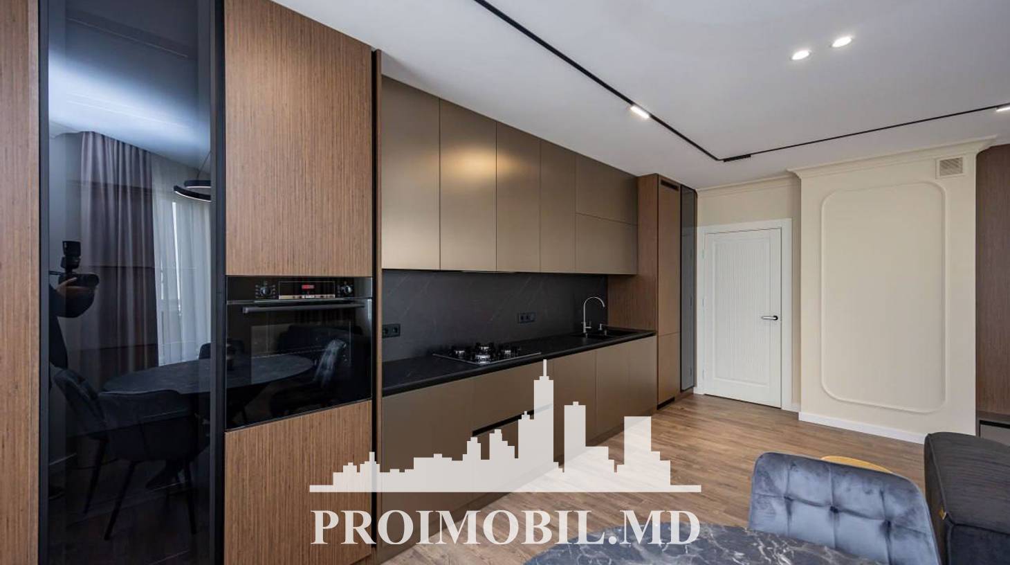 https://images.proimobil.md/9o2kSH8qSM6savjMOR3UESze4MO8fJjQiQvfECF8IqM/watermark:0.75:so:0:30:0.39/resize:fill:1460:816:1/gravity:ce/bG9jYWw6Ly8vZXN0YXRlL2xyLzkzZjUyM2UwLWRiZTUtNDg5Zi05ODI0LWE5N2Q2YjA4NDlmMi5qcGVn