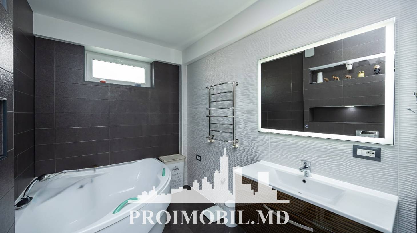 https://images.proimobil.md/9paTCBgbewKr7QZ4BniiG9ng4cM69o9Tz7eIMi4B_rM/watermark:0.75:so:0:30:0.39/resize:fill:1460:816:1/gravity:ce/bG9jYWw6Ly8vZXN0YXRlL2xyL2IxZGVhMmNhLTJjYmQtNGM1ZC1iZDIyLWY4OGZhZjJmYWNhZi5qcGVn