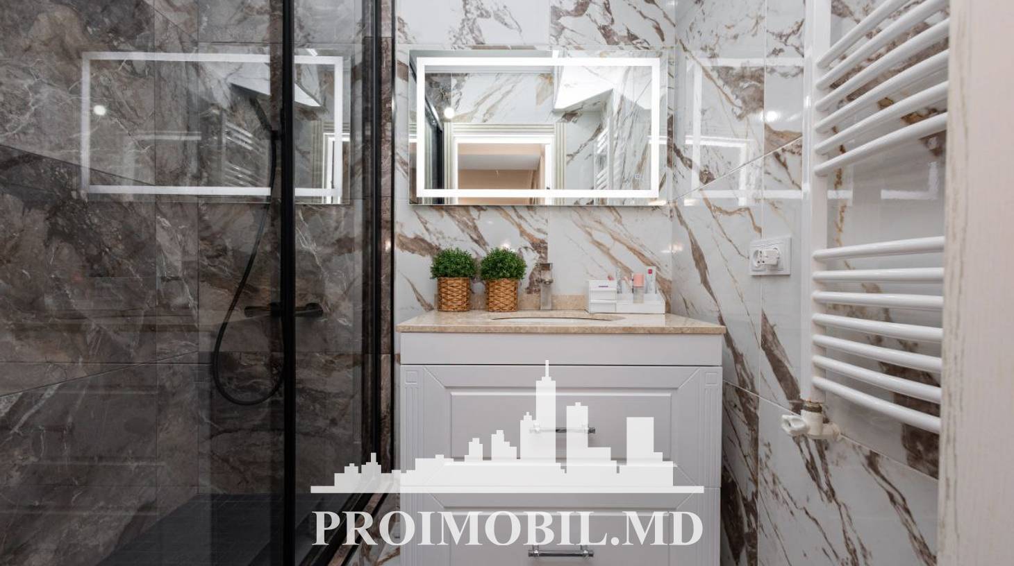 https://images.proimobil.md/9pxhwEio5DKXzqoQUf5bHpdrdtWFfuZDijHf35-kGG0/watermark:0.75:so:0:30:0.39/resize:fill:1460:816:1/gravity:ce/bG9jYWw6Ly8vZXN0YXRlL2xyLzA1ODhmMjUwLWI3MWQtNDk0NS1iYmQ0LTMwNjU5ZTY4N2M5Yi5qcGVn