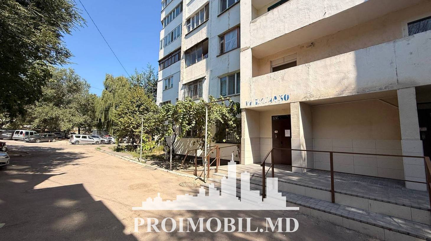 https://images.proimobil.md/9r_6I2690ZmqtR2DqBWTz0YGLLs37cGln_F7F1eU3Oc/watermark:0.75:so:0:30:0.39/resize:fill:1460:816:1/gravity:ce/bG9jYWw6Ly8vZXN0YXRlL2xyLzQ0ZDk2MjMzLTAwYjYtNDU4ZS1iZmY1LTNlMjA3YmQxMTg5NC5qcGVn