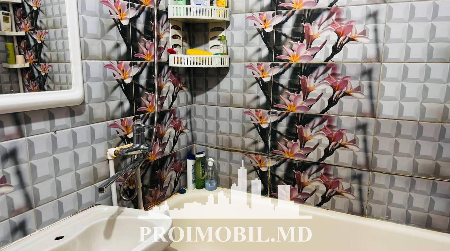 https://images.proimobil.md/9tb5mARCOXeXDQF_md6sCYjyko7m-m7FT3cIX0-j7uE/watermark:0.75:so:0:30:0.39/resize:fill:1460:816:1/gravity:ce/bG9jYWw6Ly8vZXN0YXRlL2xyLzk4ODdiMDYyLWYyNTgtNDY3OS04MzEzLTI2ZDgxNGUyMDA3Yy5qcGVn