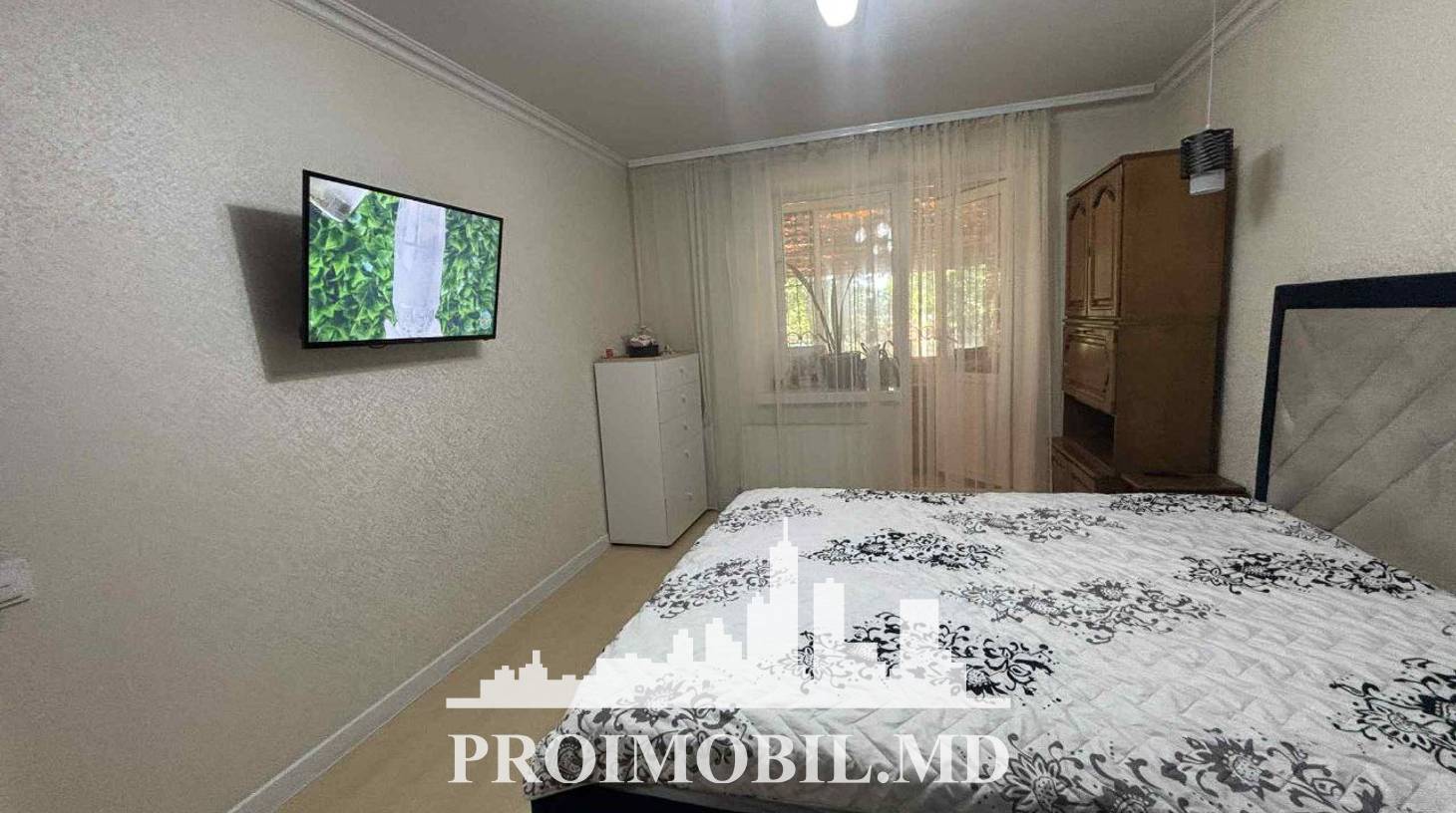https://images.proimobil.md/9uBSjNPctYZMZE6Zb5B7nCJUKYzbwBcVr11pgCKJZ3A/watermark:0.75:so:0:30:0.39/resize:fill:1460:816:1/gravity:ce/bG9jYWw6Ly8vZXN0YXRlL2xyLzg1OTI3N2U5LTFiY2MtNDQ4My1iYmRjLWIxNDBjZTJlYjc1Yy5qcGVn