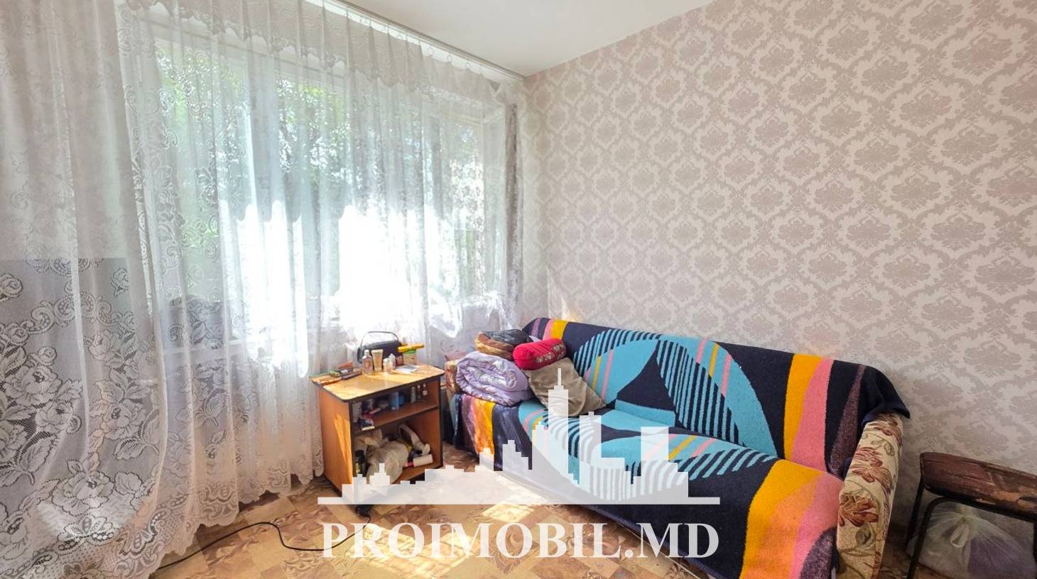 https://images.proimobil.md/9utWCFr9Ii8f1Gie96rC1-W7d_bvKzc1C-xeGpEXxUg/watermark:0.75:so:0:30:0.39/resize:fill:1460:816:1/gravity:ce/bG9jYWw6Ly8vZXN0YXRlL2xyLzc0YWZkY2I0LTc4MmUtNDRmNy04ODVmLTUwNDAwZTg5OWFlZi5qcGVn