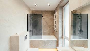 https://images.proimobil.md/9wKFl5su63o4wqUkZ-ig3s2QfDpLoa3TvYM-cT2zPVM/resize:fill:350:198:1/gravity:ce/bG9jYWw6Ly8vZXN0YXRlL2xyL2QwNmExYTM0LTI1NzItNDc2MS04Y2RlLTdjNjE5ZjIyMWM1NS5qcGVn