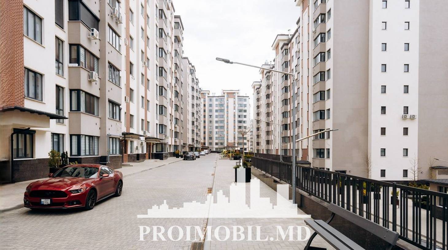 https://images.proimobil.md/9xkHksXNWSCOJgQIMr9F0oRgX74s1E8QFDhkKaFy4xM/watermark:0.75:so:0:30:0.39/resize:fill:1460:816:1/gravity:ce/bG9jYWw6Ly8vZXN0YXRlL2xyLzE0MTIzNWEzLTUxNmQtNGY5Ny1iZjFiLTYwNThkZGRjNzI1ZC5qcGVn