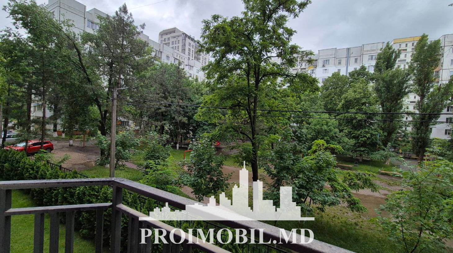 https://images.proimobil.md/9zhAGlHYIa2mmFMMCPvw6prq2JM98_BnPGRAI0miVt4/watermark:0.75:so:0:30:0.39/resize:fill:1460:816:1/gravity:ce/bG9jYWw6Ly8vZXN0YXRlL2xyL2QwMDBkMjlmLTE4OTItNDg3OS04MzYzLTgzOWM4MzQ2YjlkNS5qcGVn