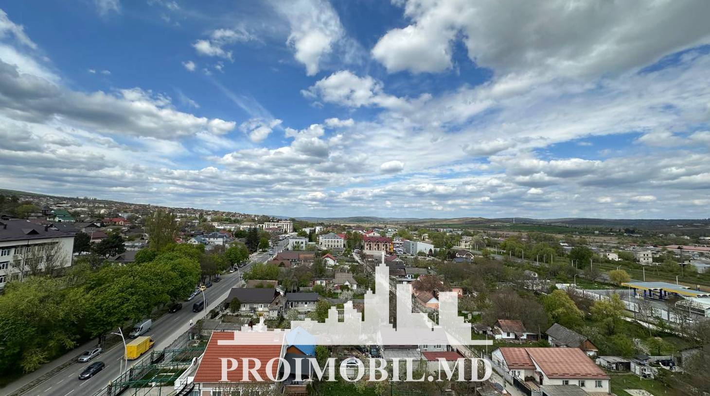 https://images.proimobil.md/A0Kn3ko1DmDTr_qGjNlRDOXrHJfRuNzfto58vfmw_UA/watermark:0.75:so:0:30:0.39/resize:fill:1460:816:1/gravity:ce/bG9jYWw6Ly8vZXN0YXRlL2xyLzI4ZDJhNzExLWVkZDYtNGIxOS1iYWRjLWQzYTZhMDVhNWI4MS5qcGVn