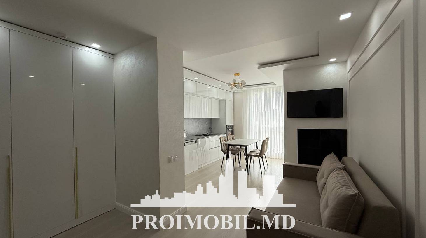 https://images.proimobil.md/A2fFqojXhFtVc-TpX4e1ArfKeXonwpIJeMWQ1VfXyO4/watermark:0.75:so:0:30:0.39/resize:fill:1460:816:1/gravity:ce/bG9jYWw6Ly8vZXN0YXRlL2xyLzliNjhiYzhhLTY2MDItNDcxZC1iNjkxLTk4N2YzOGRkNTI0YS5qcGVn