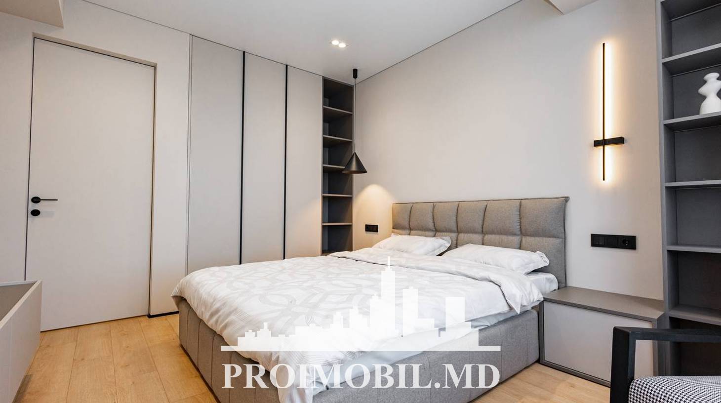 https://images.proimobil.md/A3JywtaayG9Y1DO0Q3Js7x_RGuH_QUW0w_5WqKmy4mQ/watermark:0.75:so:0:30:0.39/resize:fill:1460:816:1/gravity:ce/bG9jYWw6Ly8vZXN0YXRlL2xyLzgwODY0ZTRhLWYxNWYtNDI1Mi1iZjM5LWE4NWM1ZGZlNTYzOC5qcGVn