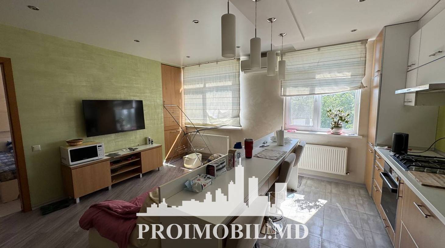 https://images.proimobil.md/A4-KZyzr6pZ1XRUOjc7nb0GWsK86XZ63PNhhkczTDOo/watermark:0.75:so:0:30:0.39/resize:fill:1460:816:1/gravity:ce/bG9jYWw6Ly8vZXN0YXRlL2xyL2U5Y2UyY2VlLTVhNGMtNDQzYy04M2U4LTY5ZDk0OGQyMTQ3Yi5qcGVn
