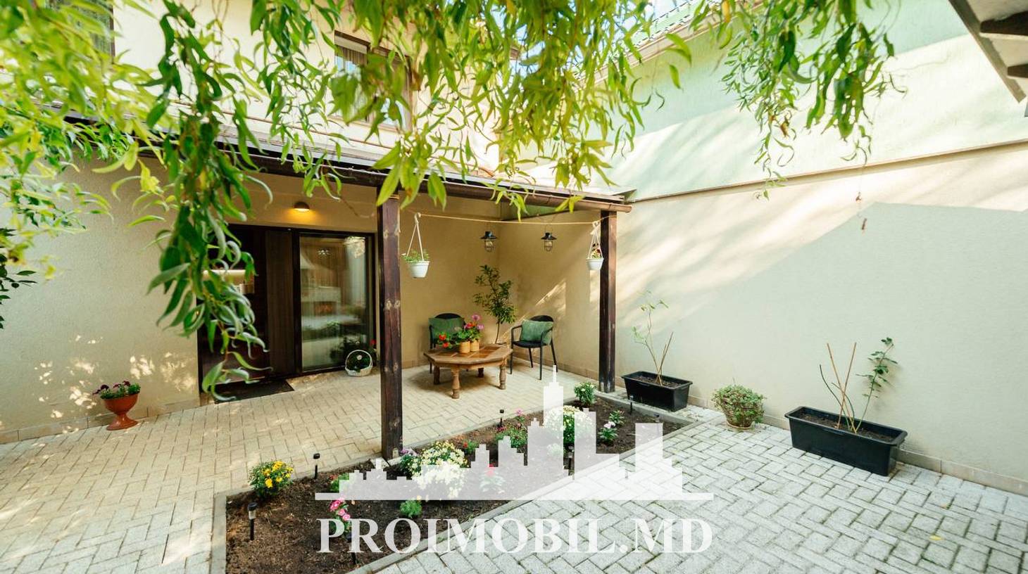 https://images.proimobil.md/A4TFP5vLh34isGK_RsMM-23bUwHuy8DIW0_dlrGVHqg/watermark:0.75:so:0:30:0.39/resize:fill:1460:816:1/gravity:ce/bG9jYWw6Ly8vZXN0YXRlL2xyLzRlMDg2NzA3LTYwNTAtNGUzMi1iYTk5LTQzYTlmYTI4YTc5OC5qcGVn
