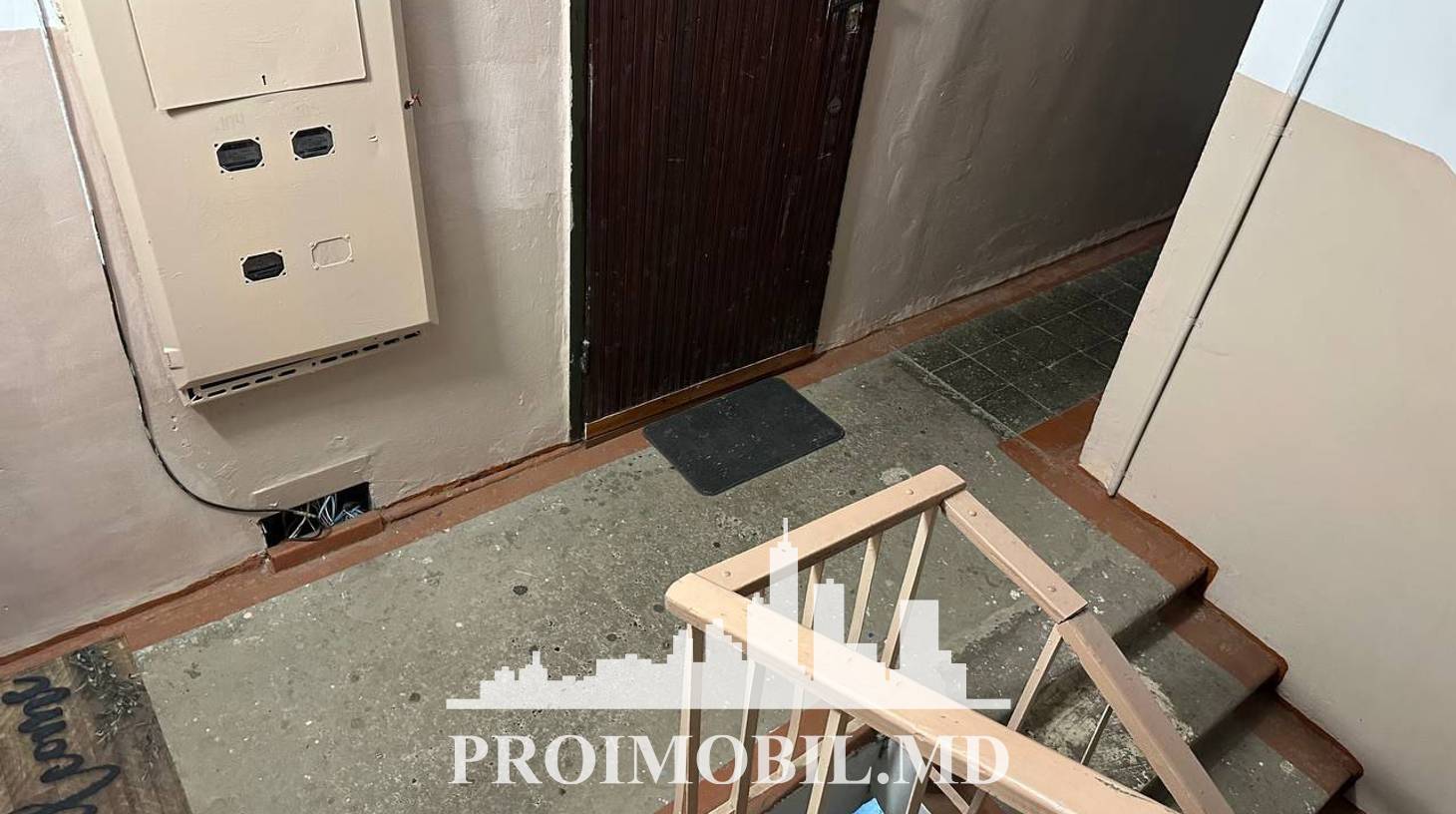 https://images.proimobil.md/A5GH-n8oTHyG7wn_zlZL4HkmzIgsmCwrUZgdyUbbFhg/watermark:0.75:so:0:30:0.39/resize:fill:1460:816:1/gravity:ce/bG9jYWw6Ly8vZXN0YXRlL2xyLzYxMjMwNjc5LWZjNjUtNGRhOC1iZDk0LTg5N2Q3NjRkOTRhMS5qcGVn