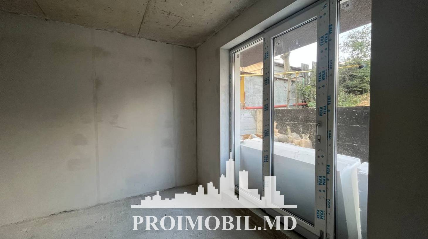 https://images.proimobil.md/A5Xz3sW3EgPaMjl22eMHgRG6B5QtGgzKfodgsdxOZYM/watermark:0.75:so:0:30:0.39/resize:fill:1460:816:1/gravity:ce/bG9jYWw6Ly8vZXN0YXRlL2xyL2I2ZjcxZDFlLTUzOWItNGFhMS05M2MwLWM0MDM2Zjg3MGE4MC5qcGVn