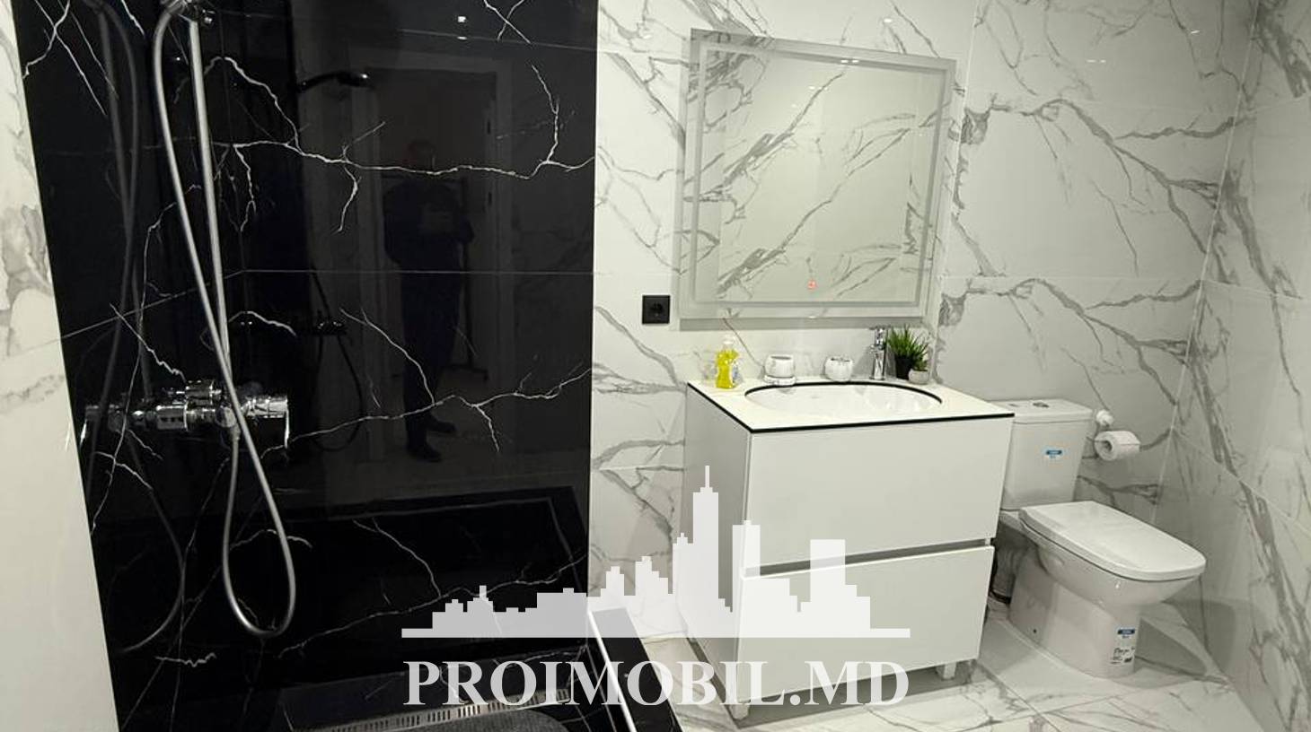 https://images.proimobil.md/A5npJQNQFmTrGbv0P6mmwzaD8K1lKfSvUoCCO9bnQuc/watermark:0.75:so:0:30:0.39/resize:fill:1460:816:1/gravity:ce/bG9jYWw6Ly8vZXN0YXRlL2xyLzc4MDc2OGYyLWI4NTItNDczZi04MGUyLTMwNWNmZDgzOTViMi5qcGVn
