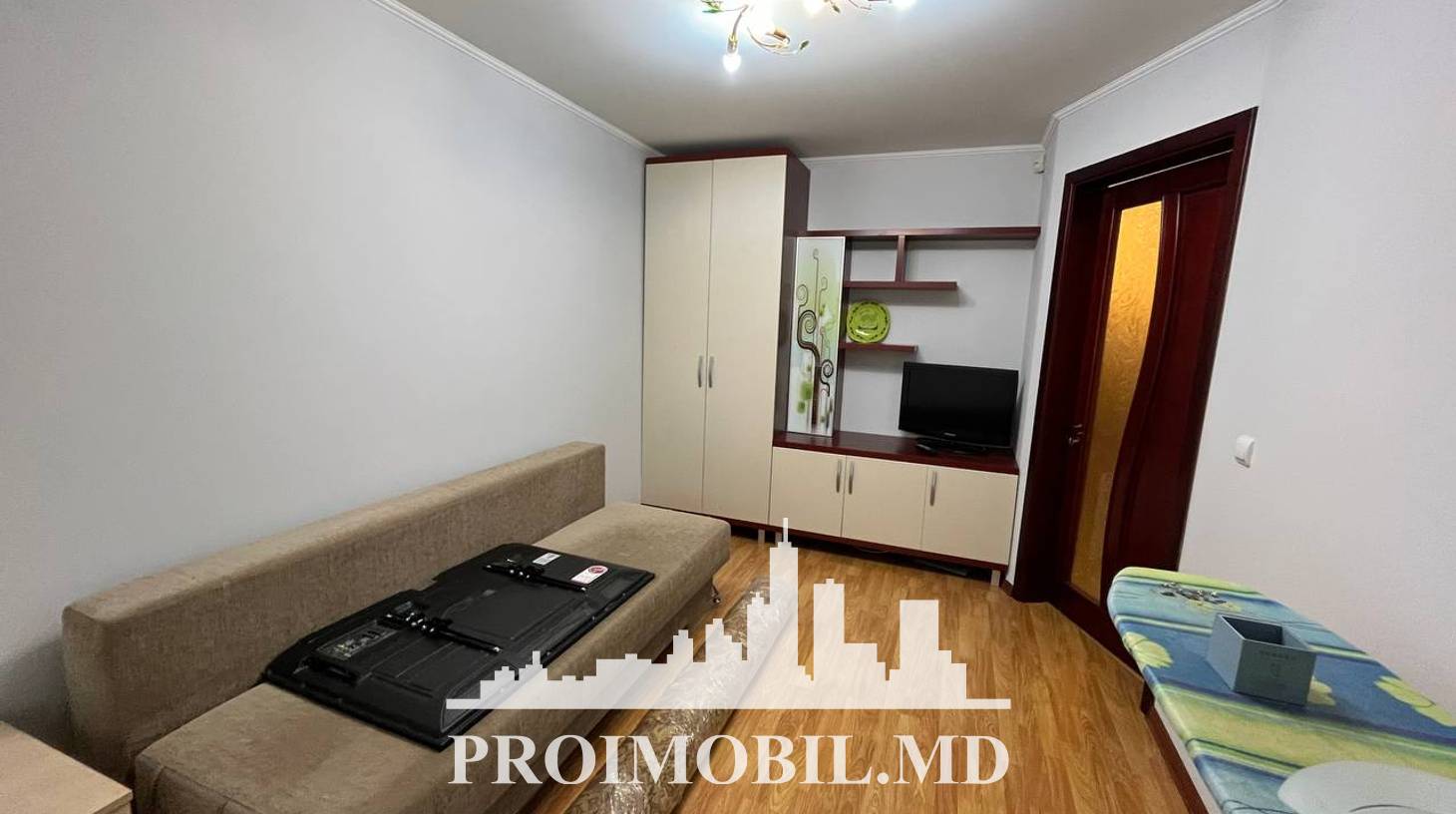 https://images.proimobil.md/AB292FnUw_Kv3IPZfU1NlxcXxMAEnZdOk1vEYSFZGu8/watermark:0.75:so:0:30:0.39/resize:fill:1460:816:1/gravity:ce/bG9jYWw6Ly8vZXN0YXRlL2xyLzExOGEwNWY0LTRiZWUtNDY0ZC05YTBhLWU5NWVkYWZlOGY5NS5qcGVn