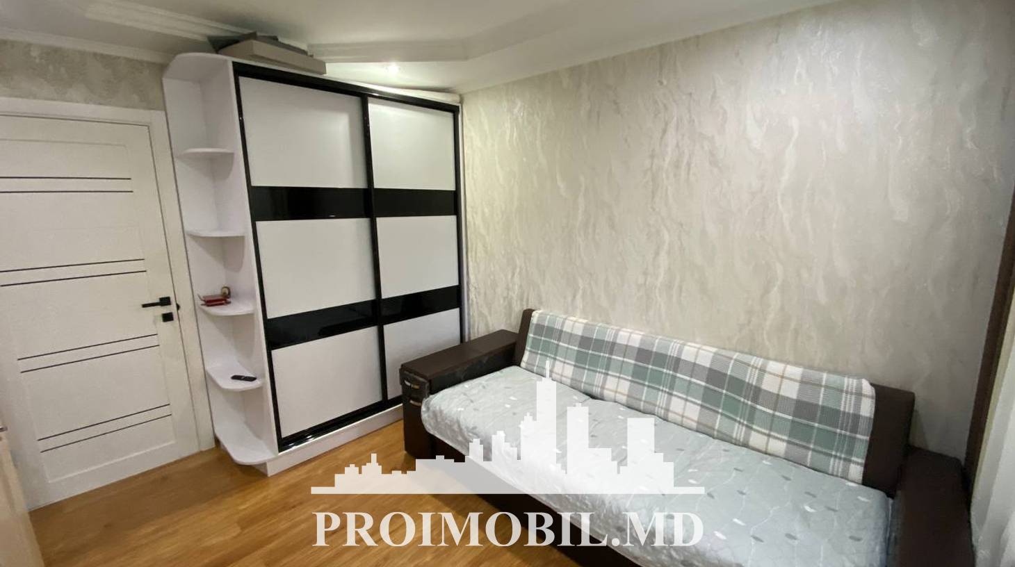 https://images.proimobil.md/AEG-odXYatih7lOvwfFmN1srhBq1rx3ErQ8rBtfIryk/watermark:0.75:so:0:30:0.39/resize:fill:1460:816:1/gravity:ce/bG9jYWw6Ly8vZXN0YXRlL2xyL2EwMjVlOGRkLTlkYTUtNDkwZi1iODBiLTcxMDM0MmIxMWRhMy5qcGVn