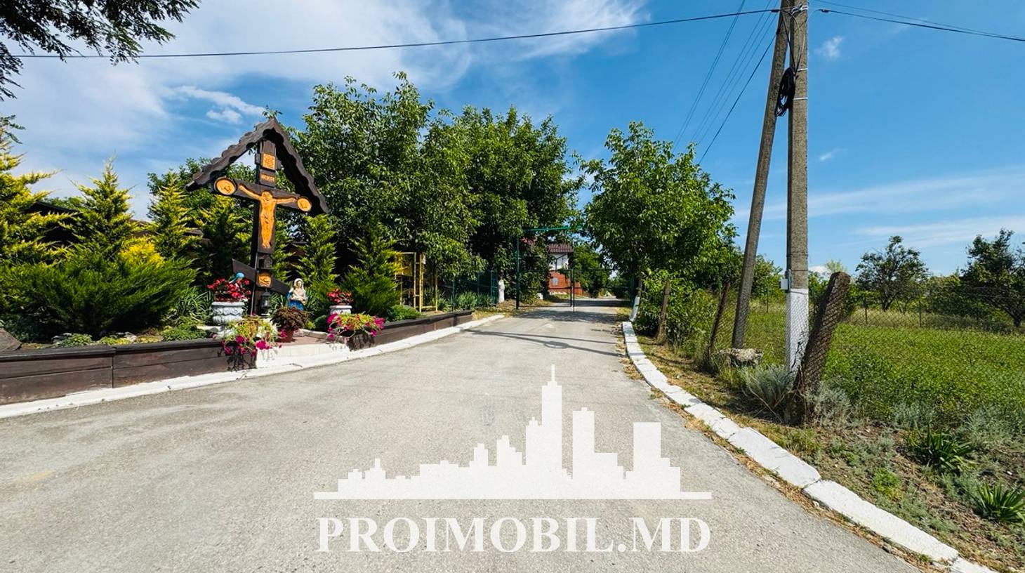 https://images.proimobil.md/AFONN2n2mriP8kvXEX-zUnsBmn_tlu0_Y33jxsIVONA/watermark:0.75:so:0:30:0.39/resize:fill:1460:816:1/gravity:ce/bG9jYWw6Ly8vZXN0YXRlL2xyLzhlODIyYjNkLWYzZjEtNDFkOS04MDVkLTBkNzA3NDEwNTlkNS5qcGVn