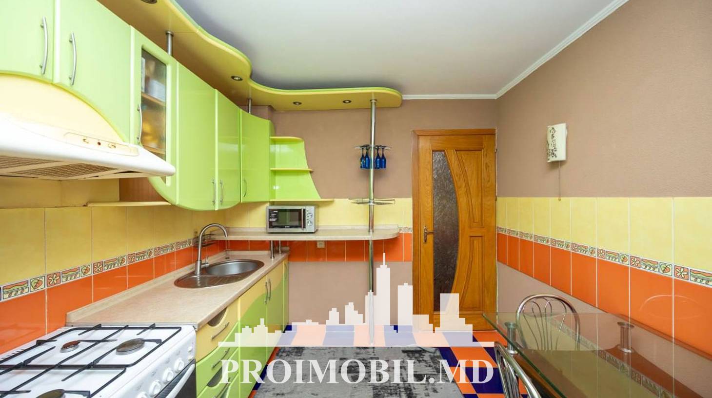 https://images.proimobil.md/APeUF83vI_MO9KWVGV6Z87tMBofN5VgU4QA4rcjCC3w/watermark:0.75:so:0:30:0.39/resize:fill:1460:816:1/gravity:ce/bG9jYWw6Ly8vZXN0YXRlL2xyL2E5Njg5MTllLTZkZjgtNDRkMy1hYWNlLWNmMjU4ZDQ3OWNlZi5qcGVn