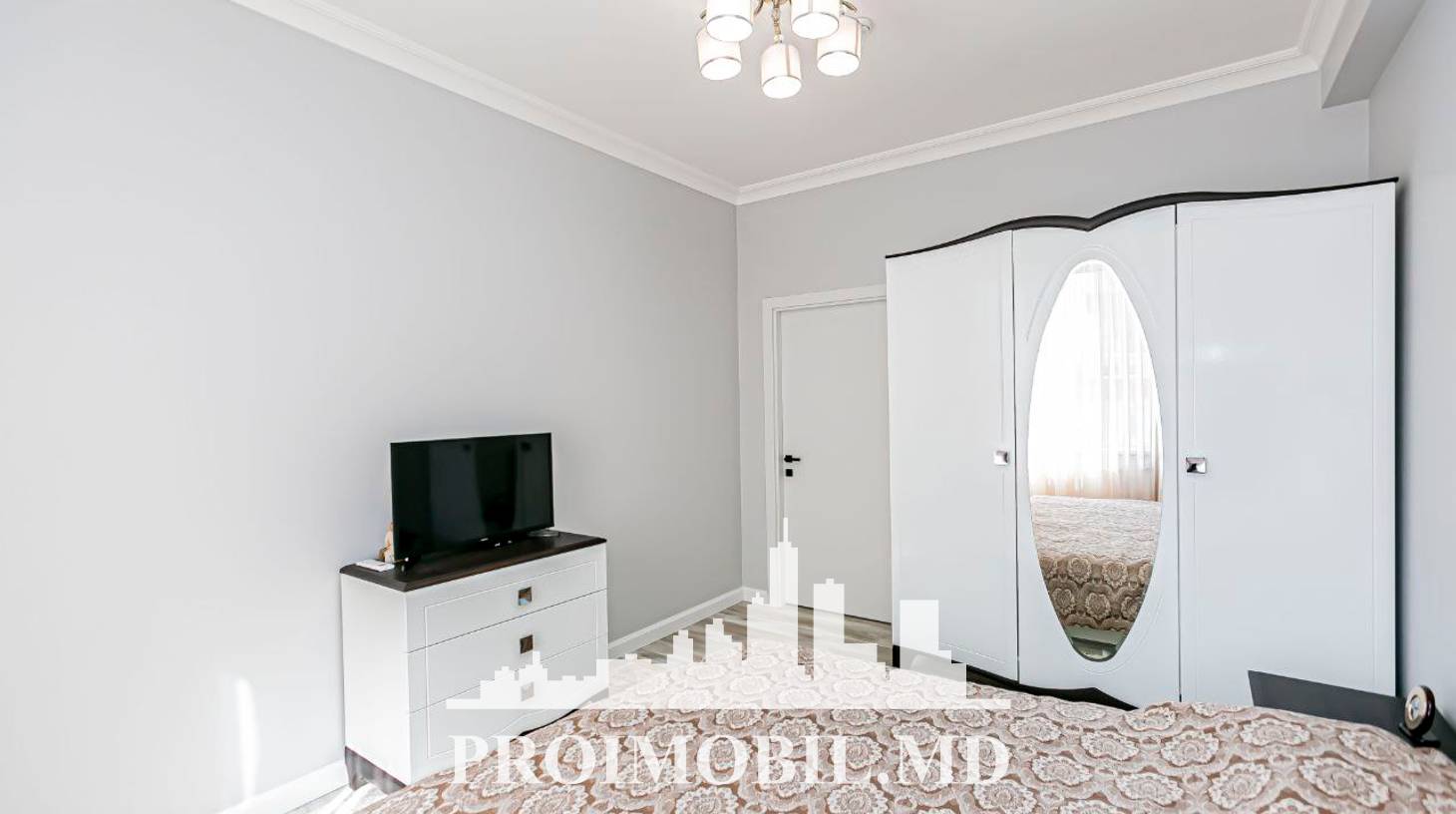 https://images.proimobil.md/AQAgQxm5jmRI1ZIUtqaw_YfX8jsKczg3nXbYNhfkV1U/watermark:0.75:so:0:30:0.39/resize:fill:1460:816:1/gravity:ce/bG9jYWw6Ly8vZXN0YXRlL2xyLzk5YWMxMTc0LTk2MjctNDcyNy1hNTRjLWEwMTBiZDZmMDhlOC5qcGVn