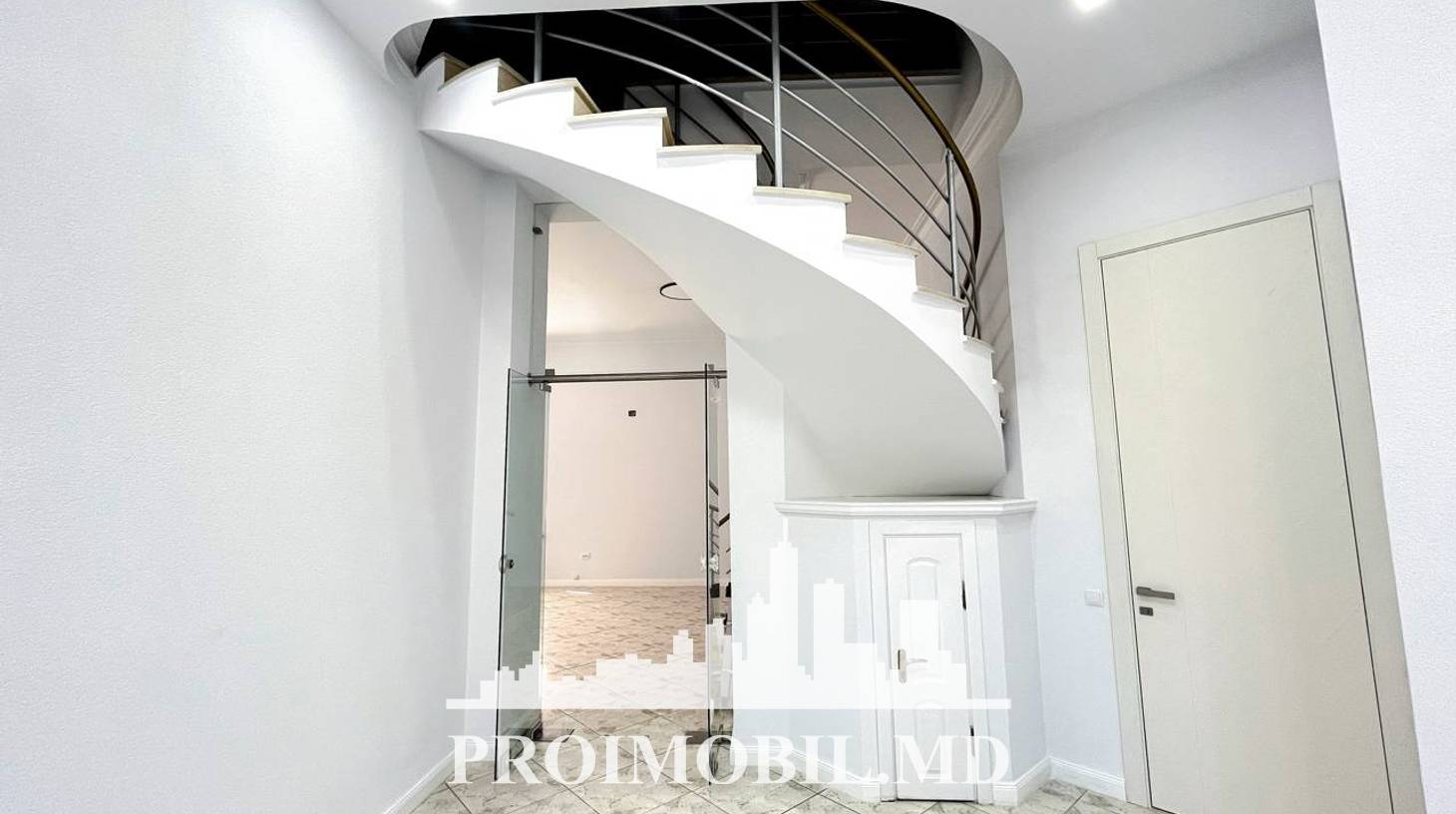 https://images.proimobil.md/ASngiab098cMhDU6h_D8jzI5Zj3vEgQS9aTRRYIC5Tg/watermark:0.75:so:0:30:0.39/resize:fill:1460:816:1/gravity:ce/bG9jYWw6Ly8vZXN0YXRlL2xyLzgwMWFkZTdmLTM1NTAtNDZmNi04MjVkLWEwMWEwZjlmMmQ3ZS5qcGVn