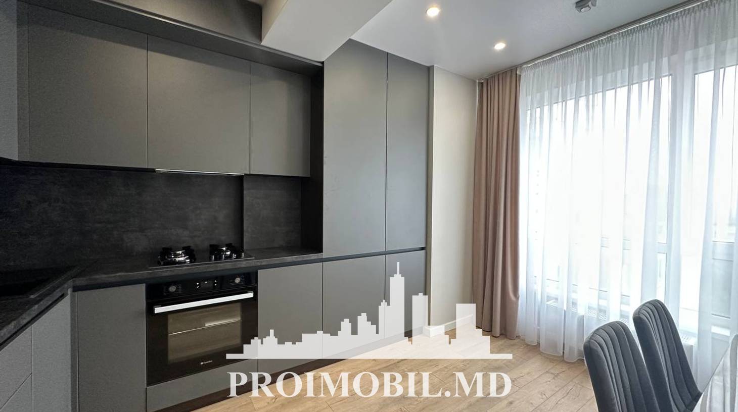 https://images.proimobil.md/ATTpsk3mKumgxENuJ88H4ptk7YQRhiKe-tWcsu7qBbk/watermark:0.75:so:0:30:0.39/resize:fill:1460:816:1/gravity:ce/bG9jYWw6Ly8vZXN0YXRlL2xyL2RmNDkzMjI3LWVlMzItNDVmNC1hNjE5LTQ3ZjQ2NmZiZDlkOS5qcGVn