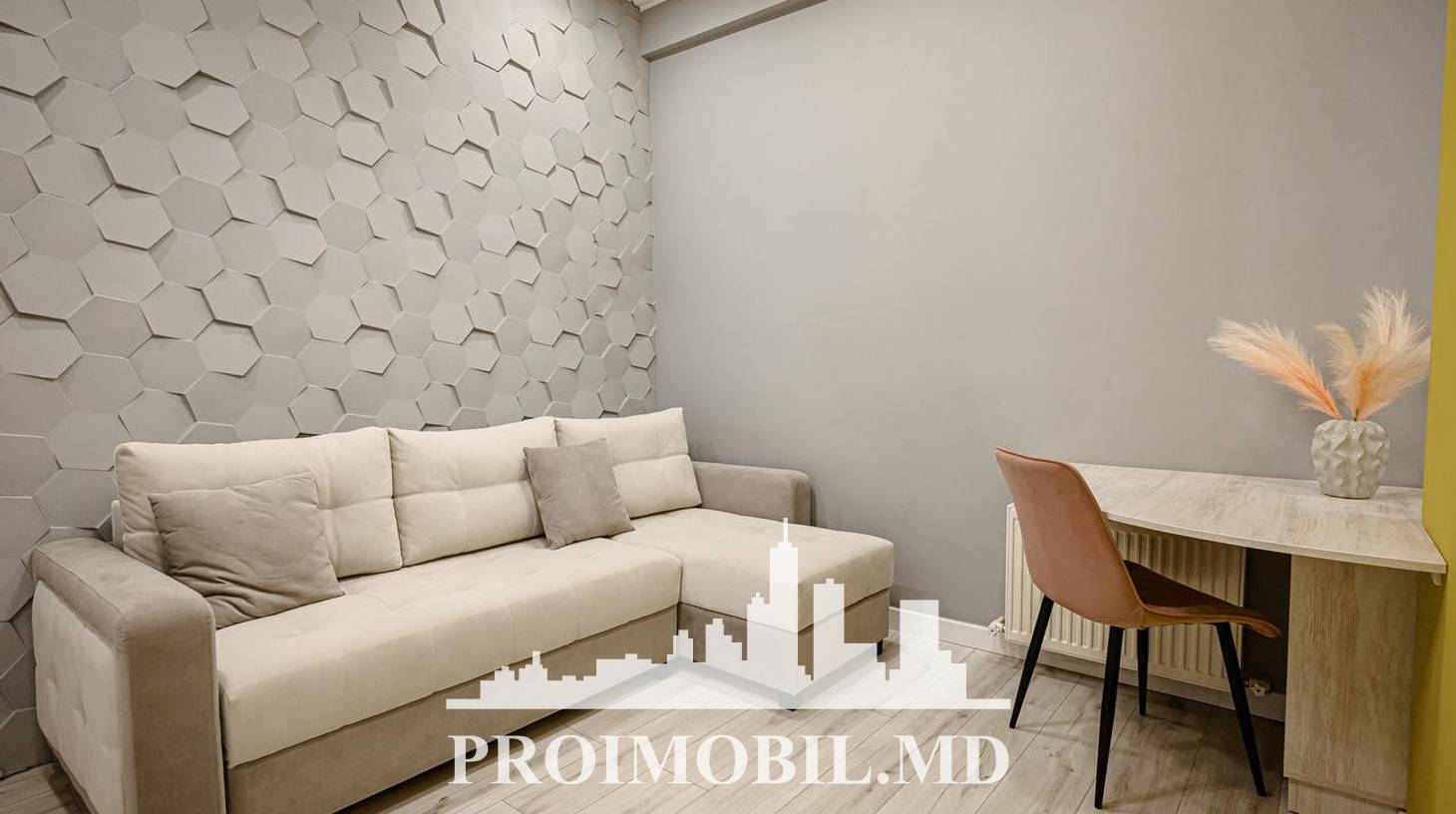 https://images.proimobil.md/AWZENwnUHIpXo2JTY1hzzfE_G32OHHRT21-y4vGkdpg/watermark:0.75:so:0:30:0.39/resize:fill:1460:816:1/gravity:ce/bG9jYWw6Ly8vZXN0YXRlL2xyL2RkNTk0ZThkLTdhZDUtNDQ0My05M2RiLTU4ZTBjZmY2ZWZjYy5qcGVn