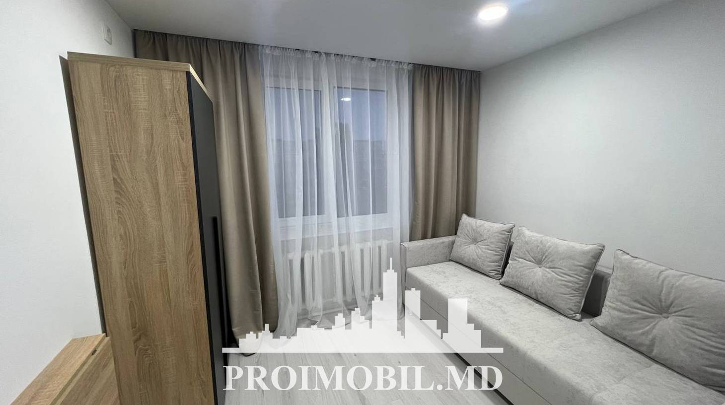 https://images.proimobil.md/AcBJ8nRYiAUVE8uZfsnvD4oec3lxHohaz5CX3McYDAQ/watermark:0.75:so:0:30:0.39/resize:fill:1460:816:1/gravity:ce/bG9jYWw6Ly8vZXN0YXRlL2xyLzdjM2I4OWIwLTBlMmUtNDBkOS1iYjBhLWMyNzM4ZGEyMTE1OC5qcGVn