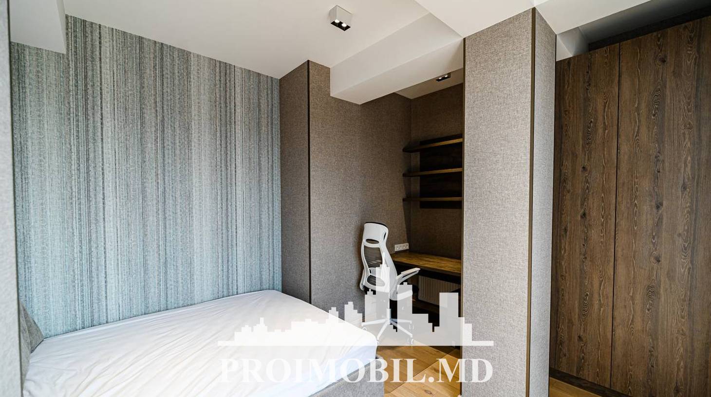 https://images.proimobil.md/AfpXW23EuowisrxdkxdJqzo_d7cowuUvIcf4tvxrL1o/watermark:0.75:so:0:30:0.39/resize:fill:1460:816:1/gravity:ce/bG9jYWw6Ly8vZXN0YXRlL2xyLzI0OGI0ZTYxLWU1NTAtNDYyMC1hN2IxLWY2NTQ2NzRlNzg0My5qcGVn