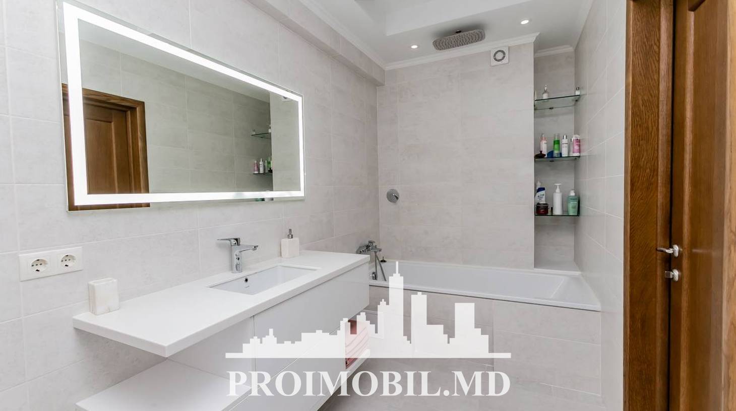 https://images.proimobil.md/AkKsAghT9xvcC37R1dgWPsxIA_Nr9fd6l3SmIG3bn04/watermark:0.75:so:0:30:0.39/resize:fill:1460:816:1/gravity:ce/bG9jYWw6Ly8vZXN0YXRlL2xyL2I0MmVjNTkwLWEyZWItNDliNy1hNjExLTU2ZGU1YmY5MTg3ZC5qcGVn