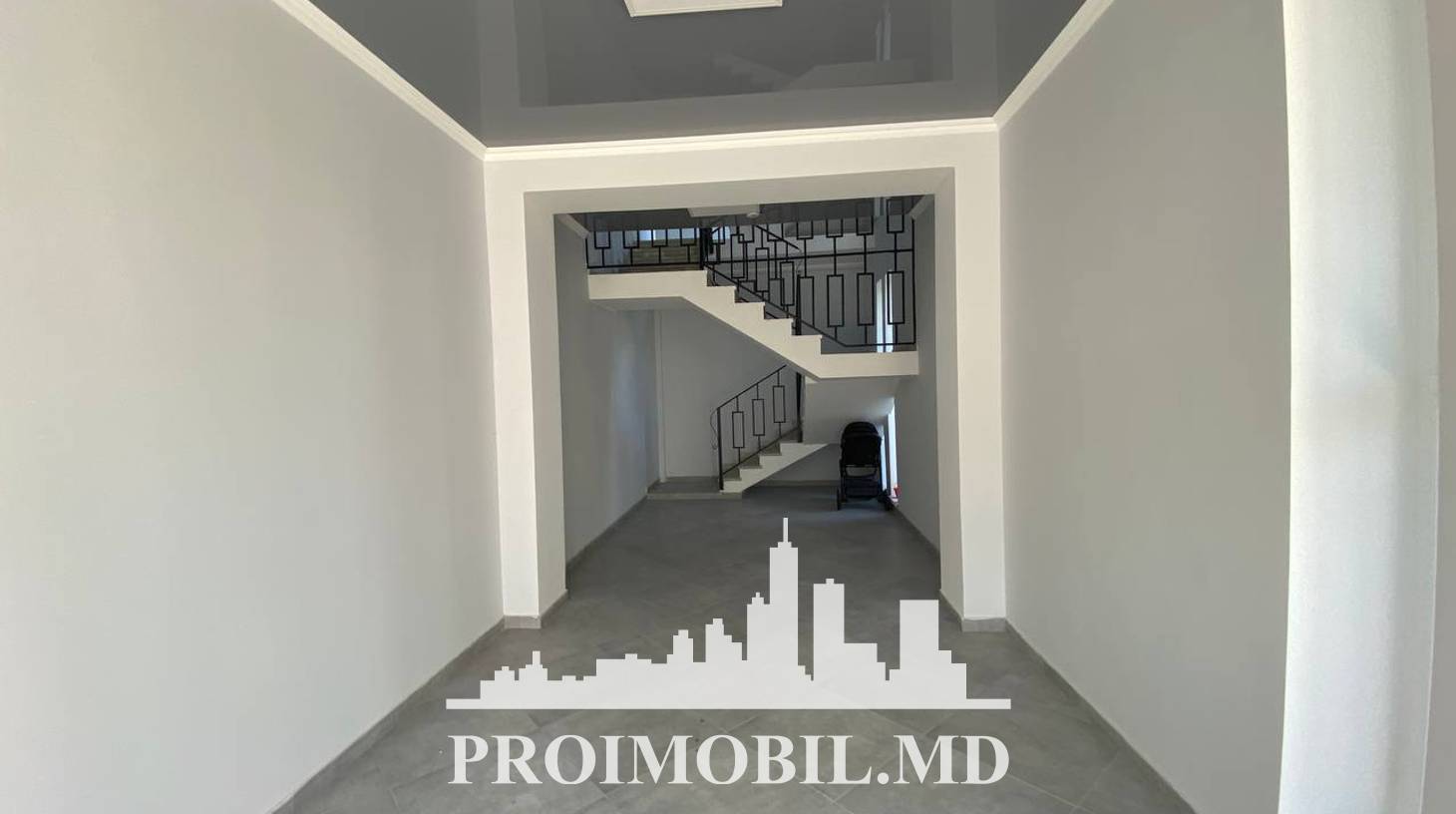 https://images.proimobil.md/AkLyLI_xDin8HT8Vdv6VC-cDoHZzBJVVLvv2GqvrI0E/watermark:0.75:so:0:30:0.39/resize:fill:1460:816:1/gravity:ce/bG9jYWw6Ly8vZXN0YXRlL2xyL2MxY2I1MGVkLTBmMjQtNDcxMC05MjYwLThmZTkyNTkzMDhjOC5qcGVn