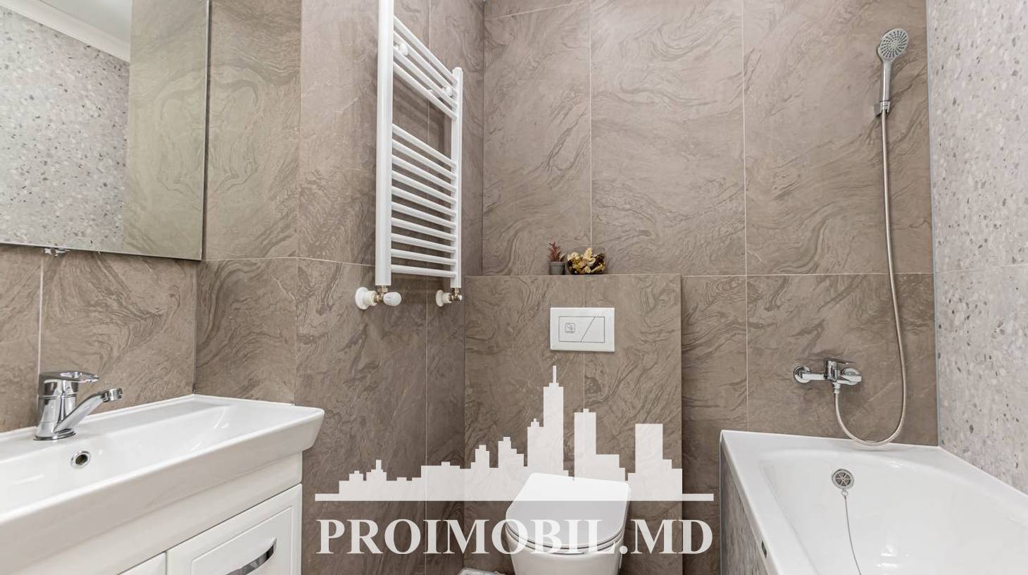 https://images.proimobil.md/Al0ifqtEw-i_gPXteiIZikRSgtpSIJ32fDOVbU4Fy7k/watermark:0.75:so:0:30:0.39/resize:fill:1460:816:1/gravity:ce/bG9jYWw6Ly8vZXN0YXRlL2xyLzE3Mjg4ZWZkLWNlMzMtNDcwNy04YTNiLTVkOTVkOTM0Yjc1OC5qcGVn