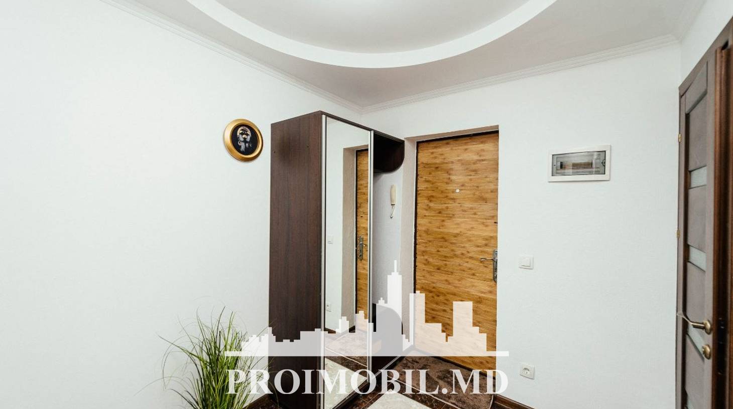 https://images.proimobil.md/AnvUf7UVJE28FZDd_LOM1G7xNent1-i8fCv7T3IkzOY/watermark:0.75:so:0:30:0.39/resize:fill:1460:816:1/gravity:ce/bG9jYWw6Ly8vZXN0YXRlL2xyL2E5MzQzZWMxLTUyY2UtNDZhMy04NzI5LWQzOTkwYjU3YjNiMy5qcGVn