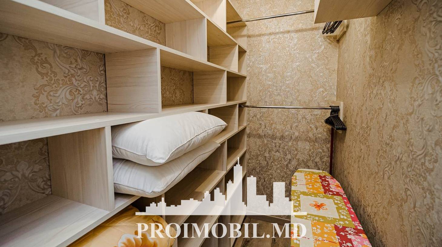 https://images.proimobil.md/Av5YEY632Qpq0d5qeHHrriX43VT7NGqkaosTIgJL2PU/watermark:0.75:so:0:30:0.39/resize:fill:1460:816:1/gravity:ce/bG9jYWw6Ly8vZXN0YXRlL2xyL2RiMTE4MDljLTY2MzktNGU0Zi04MmQ0LTJiMTY3ZDQwOTQ0NC5qcGVn