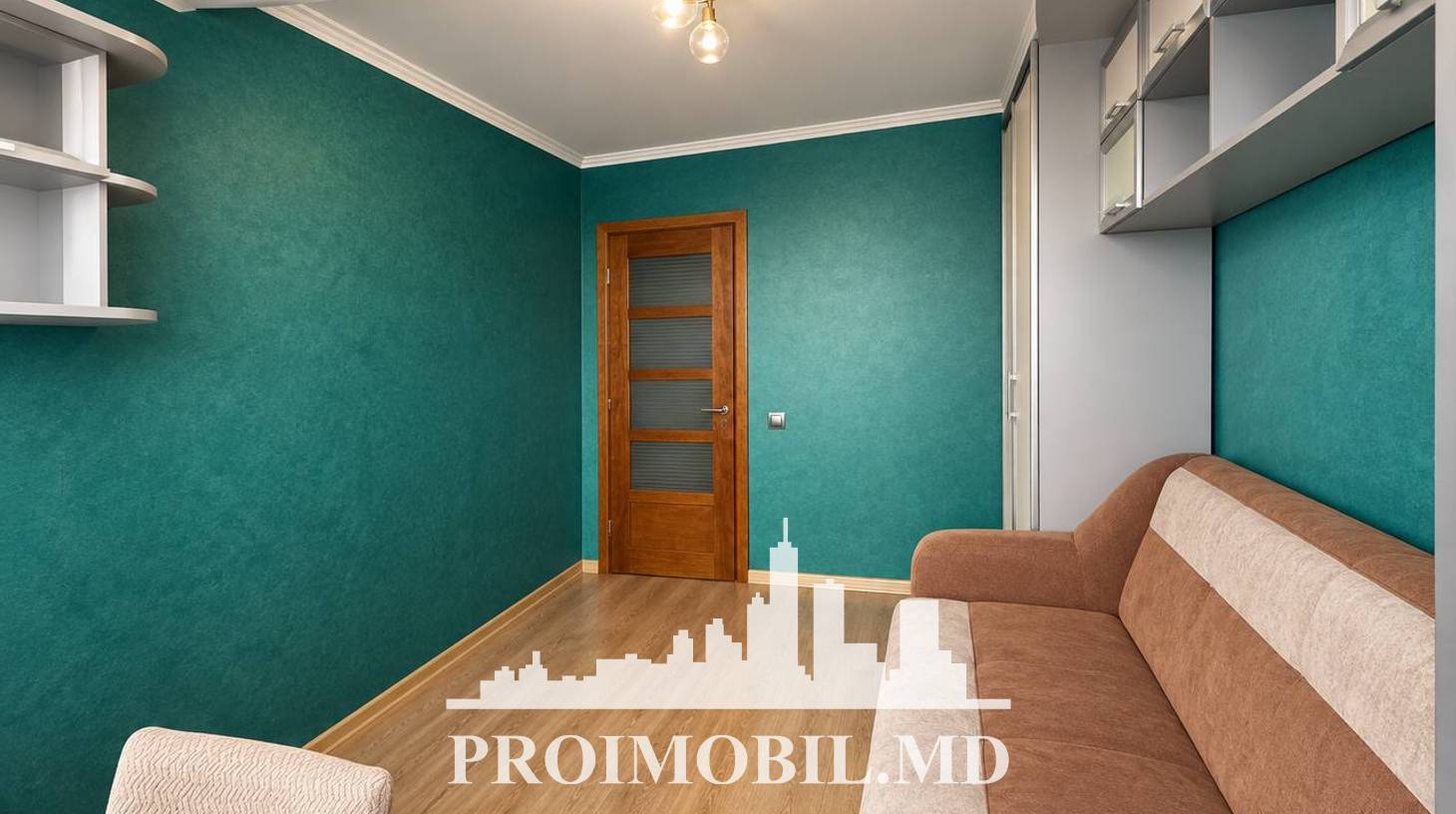 https://images.proimobil.md/AxkSxc0QhZQ6o60mSYtFaKsoNpjG5gR7x9xeVAEujdY/watermark:0.75:so:0:30:0.39/resize:fill:1460:816:1/gravity:ce/bG9jYWw6Ly8vZXN0YXRlL2xyL2MyYWU3MDU1LWUyNjAtNDg3ZS1hZTM5LWIzMjYyNzliZGVkMC5qcGVn