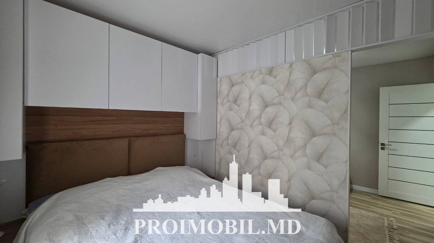 https://images.proimobil.md/Azx7zxMV6boGO1PAIsXtcaW8x5dWi6bNl_R7xyTyZ58/watermark:0.75:so:0:30:0.39/resize:fill:1460:816:1/gravity:ce/bG9jYWw6Ly8vZXN0YXRlL2xyLzU1ZTg2ZGU3LWNkMTktNGYyNC04YWZiLWI0NGVmNDFlZGE3ZS5qcGVn
