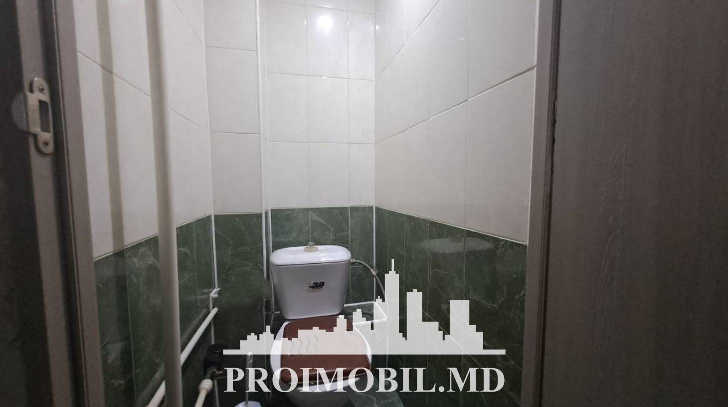 https://images.proimobil.md/B-HMfXfFcWYjK9RLa3eWQy8Sji3et08j8qR6GuoPn20/watermark:0.75:so:0:30:0.39/resize:fill:1460:816:1/gravity:ce/bG9jYWw6Ly8vZXN0YXRlL2xyL2Q4NDkyMmI1LTkzNDYtNDgwMC04ODVkLTNmY2M3MWM5ZDQ5ZC5qcGVn