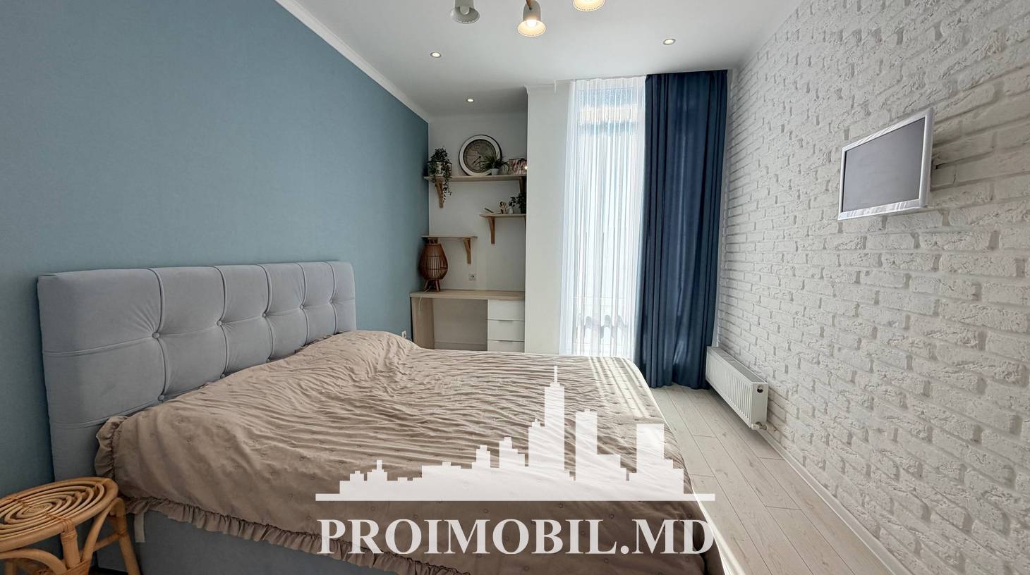 https://images.proimobil.md/B0sBeTWPNa3ol9_nhp3NtR-z1eTwf9HjLQPv0X8R8L0/watermark:0.75:so:0:30:0.39/resize:fill:1460:816:1/gravity:ce/bG9jYWw6Ly8vZXN0YXRlL2xyLzIwZjY0NDAyLTk3MzQtNDVkOC04YWZkLWRhYTk3ZDU2ZmY3Mi5qcGVn