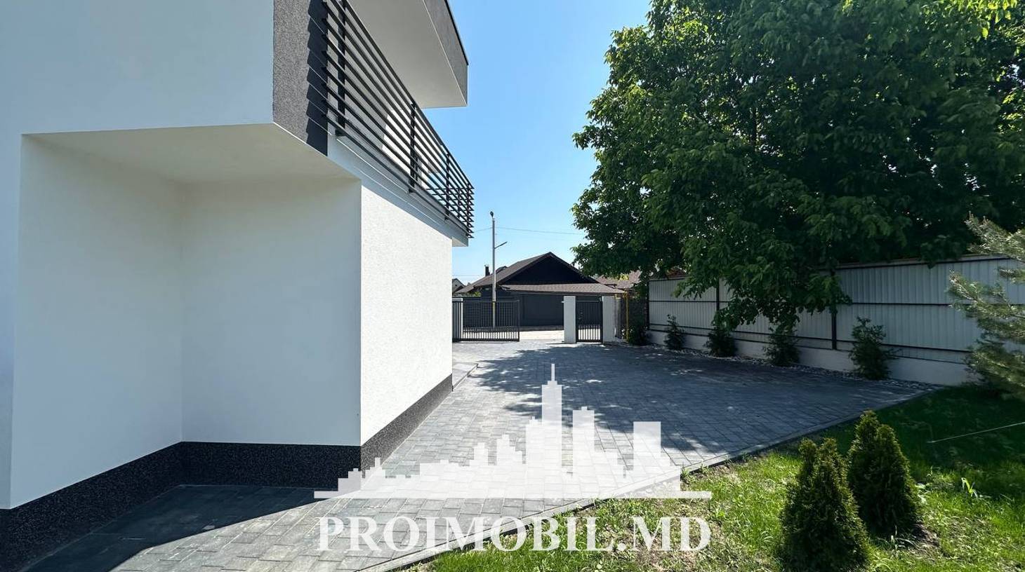 https://images.proimobil.md/B2T7ww1FsrycKUkgijJr82h2laI1Edzkxi5ftmiSxFo/watermark:0.75:so:0:30:0.39/resize:fill:1460:816:1/gravity:ce/bG9jYWw6Ly8vZXN0YXRlL2xyLzdiMzI4ZGU3LWE5ZTEtNDRmNS1hODRiLTNlZDNjZmEyMTlhMC5qcGVn