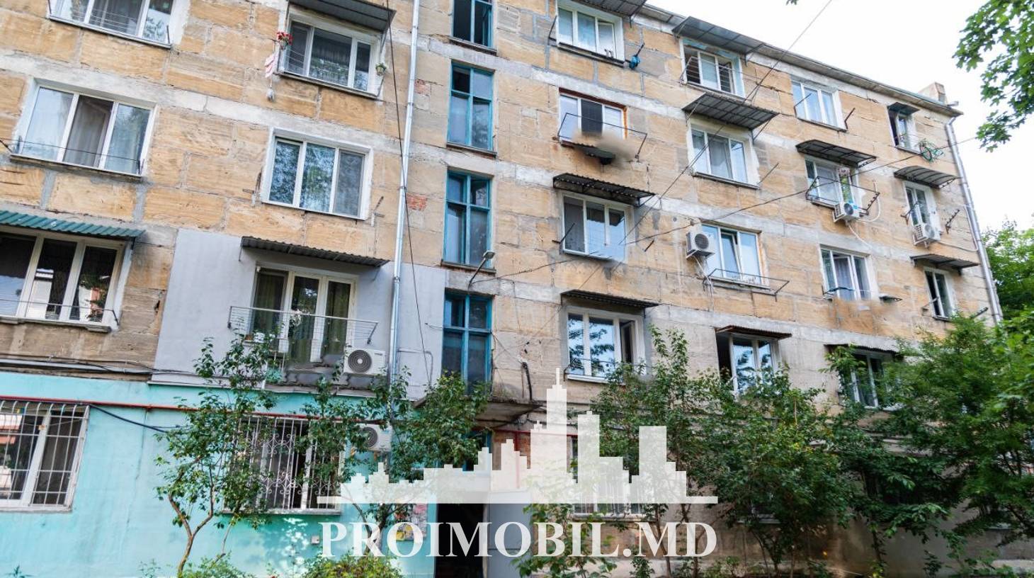 https://images.proimobil.md/B3_4yHjVbJGsj2n5uB0ssQO7pogHtfFYCGxB6vmBmw4/watermark:0.75:so:0:30:0.39/resize:fill:1460:816:1/gravity:ce/bG9jYWw6Ly8vZXN0YXRlL2xyLzFkMGU3YWQ4LWI4MTYtNGM3NC1iY2JiLTA3NjBlMDIwNDU2Mi5qcGVn