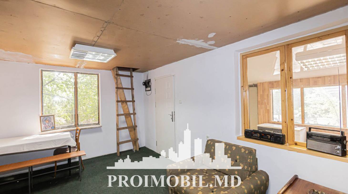https://images.proimobil.md/B56Jx5w7pWEbUX2bGouV3PaFI0jZANtsEoQc67wSQwQ/watermark:0.75:so:0:30:0.39/resize:fill:1460:816:1/gravity:ce/bG9jYWw6Ly8vZXN0YXRlL2xyLzkxMzJmZTI5LTA2NzktNDNmMS1iYzczLTgyYTM1OGY4NGUzNS5qcGVn