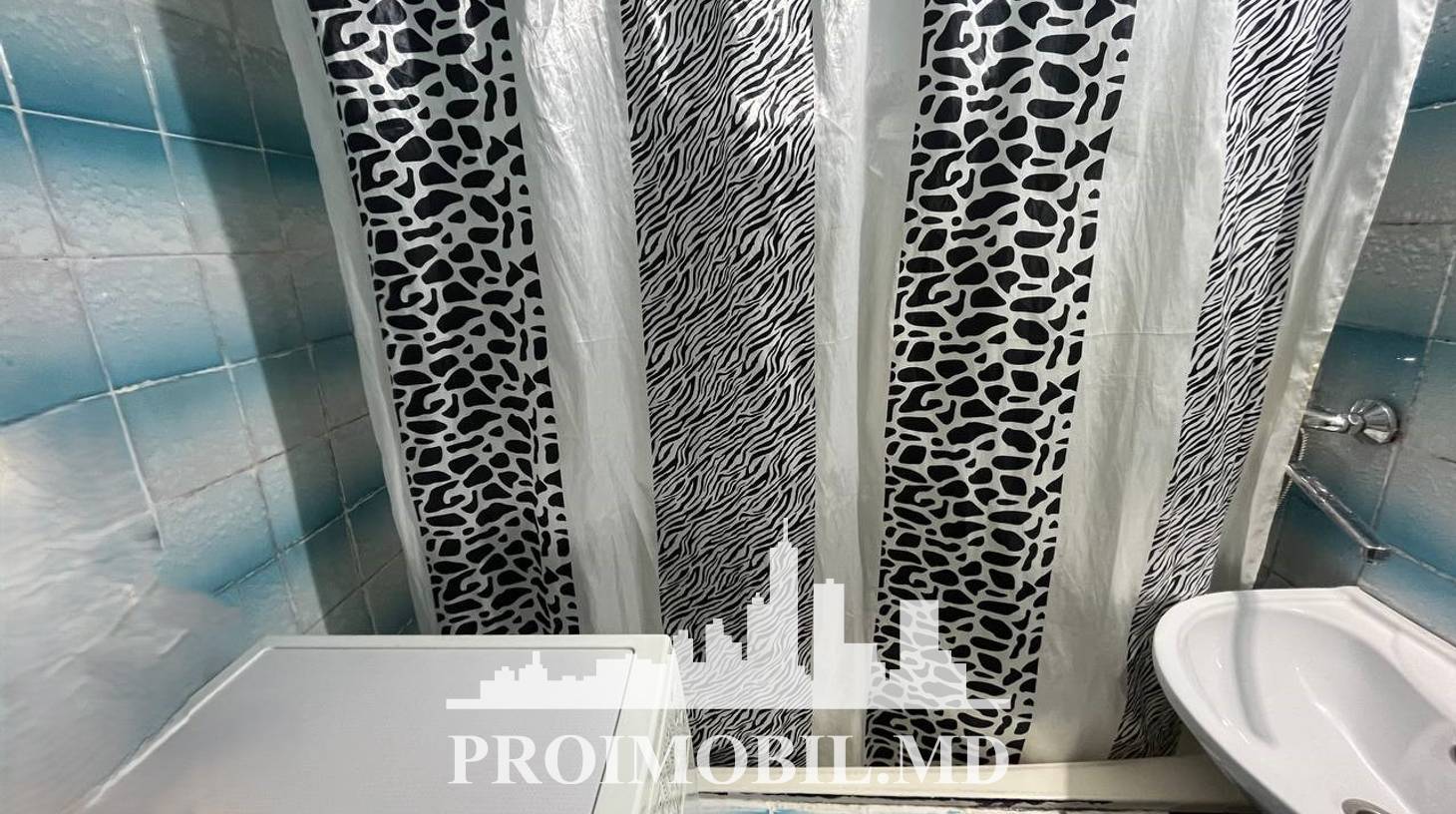 https://images.proimobil.md/B8KHYGIK9O8k2wQVNXz4mOkOqvIi8wSjlmKmyENW-Vg/watermark:0.75:so:0:30:0.39/resize:fill:1460:816:1/gravity:ce/bG9jYWw6Ly8vZXN0YXRlL2xyL2E1NDk1NWQ3LWQ5MmQtNGNjMy1iZDQ2LTUwOGRhYTViOWYzMS5qcGVn