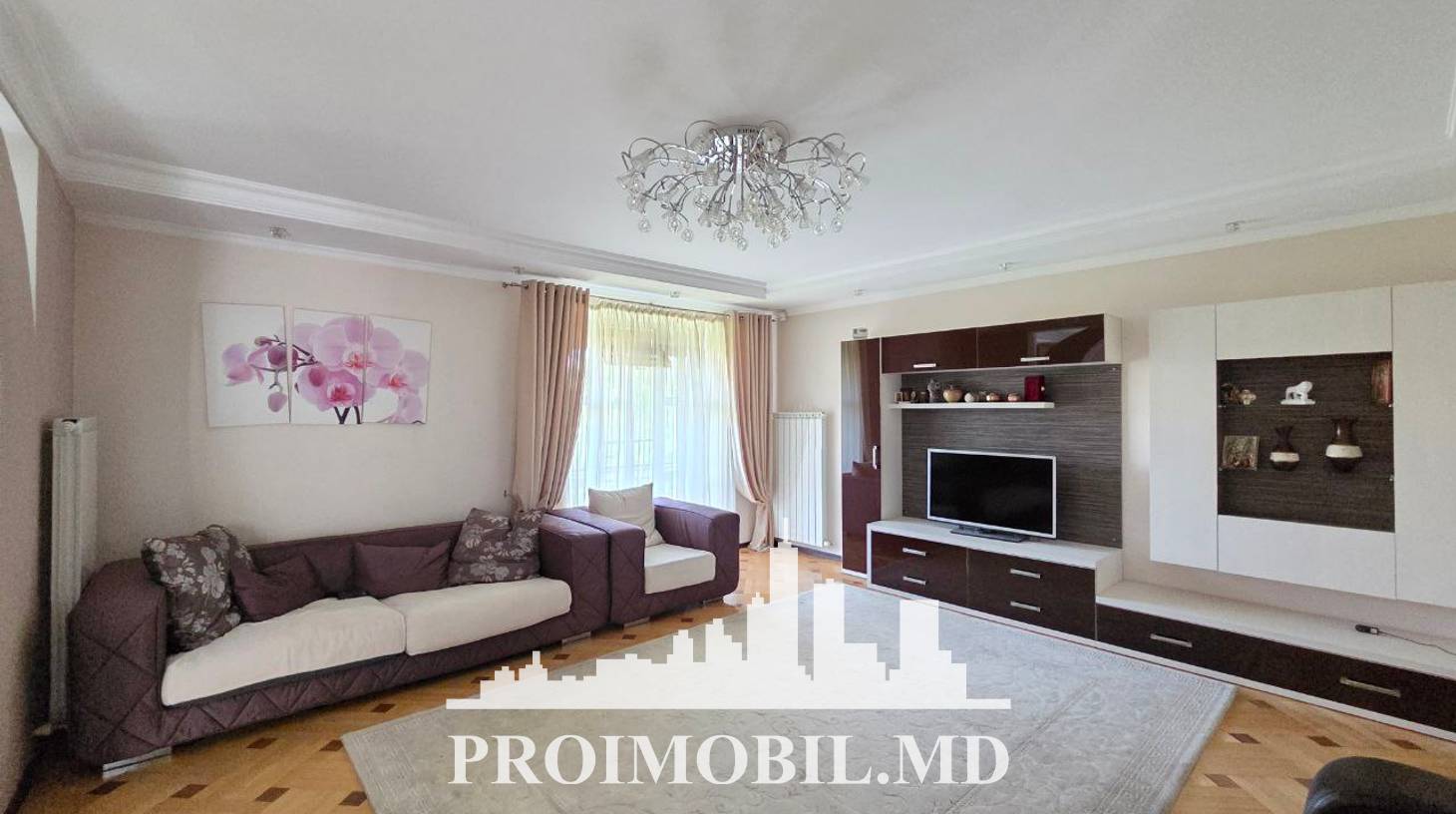 https://images.proimobil.md/B9RQGrgIz14FmBR_a9lWfN25Ew0DwgY6bSgqxEK9Cnw/watermark:0.75:so:0:30:0.39/resize:fill:1460:816:1/gravity:ce/bG9jYWw6Ly8vZXN0YXRlL2xyLzYyMDZhMmI0LTI3MDktNGM2NS1hY2RiLTYzODg3YjNiNmM0ZS5qcGVn