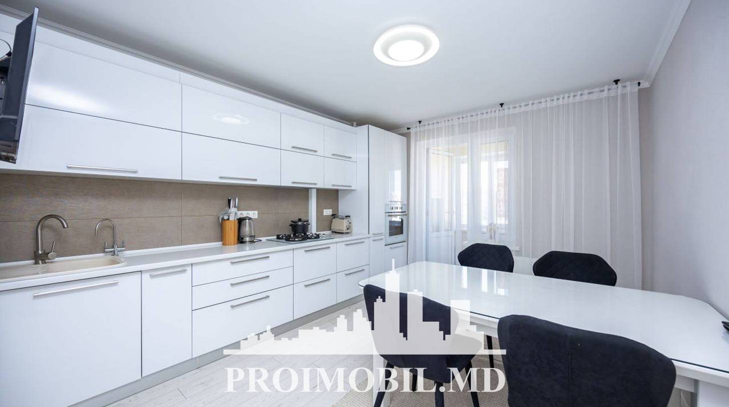 https://images.proimobil.md/BBZfiDqITlYOM9pokVT184wUWDjMHPTmZ08KFY6aaU8/watermark:0.75:so:0:30:0.39/resize:fill:1460:816:1/gravity:ce/bG9jYWw6Ly8vZXN0YXRlL2xyLzhkYzBiNTMyLWRlNmItNDU4MC05ZmZhLTczZWE5ZjQxOGQ1NC5qcGVn