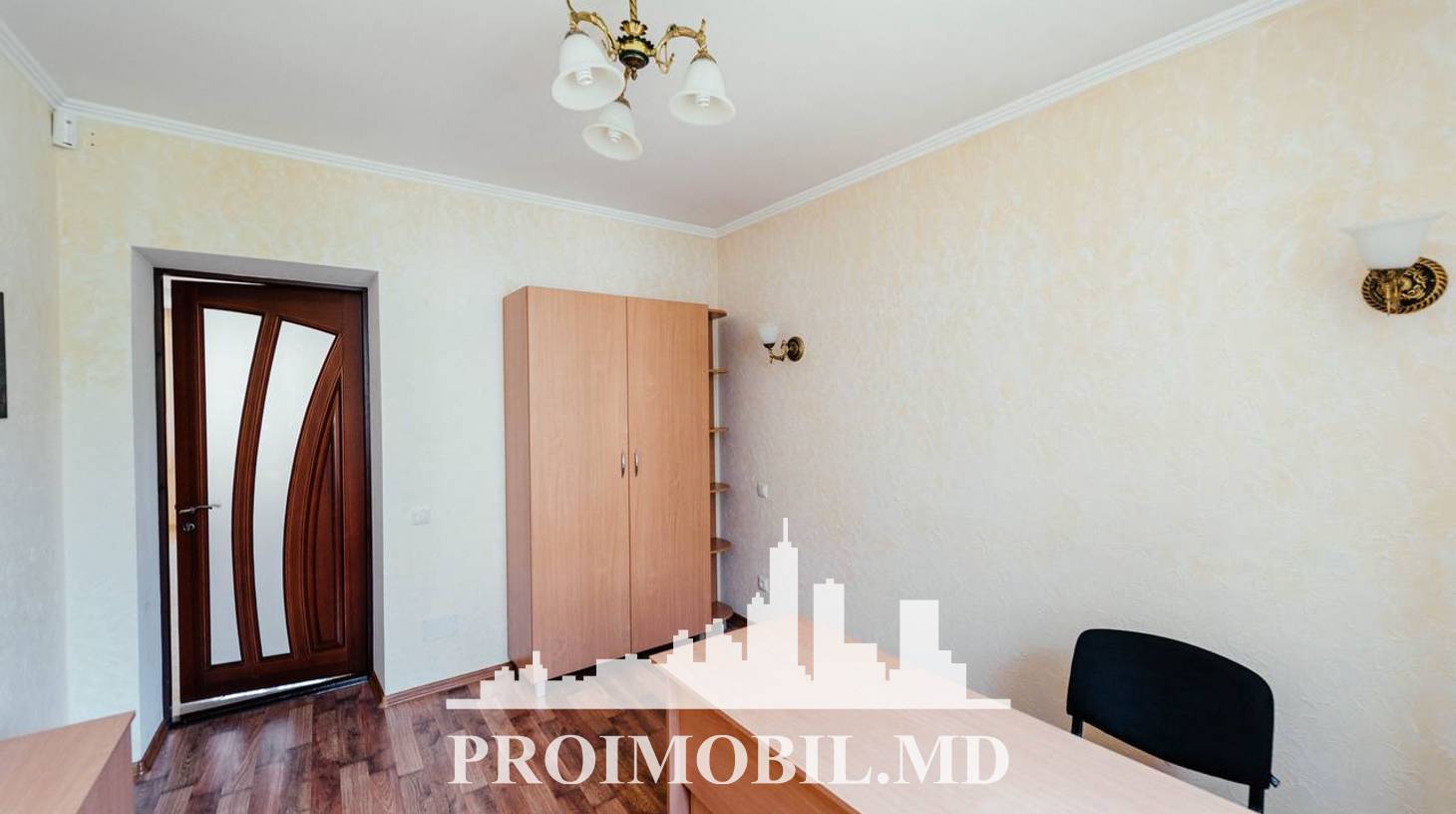 https://images.proimobil.md/BDWnkQfVQZHXU5QZ_ToI_heIF_8BpnrkJzh6B2mo8U4/watermark:0.75:so:0:30:0.39/resize:fill:1460:816:1/gravity:ce/bG9jYWw6Ly8vZXN0YXRlL2xyLzk2MjFmY2YxLWYxYTMtNGFiMC1iY2I3LTE2MWJlZTBkMWM4ZS5qcGVn