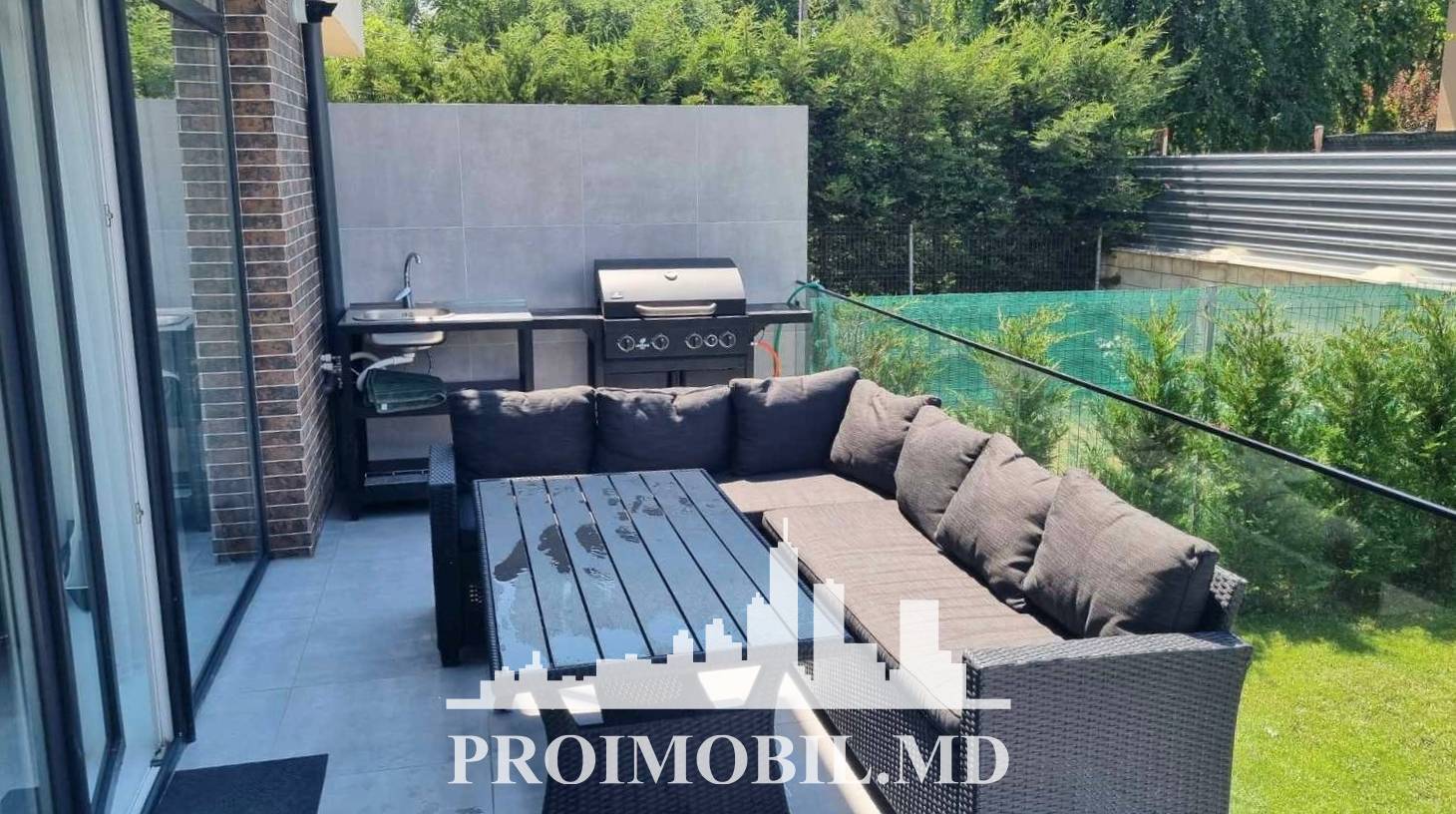 https://images.proimobil.md/BHPNa65amOxzaCG_A8XjtNMWlL4eaPdbth6mE2jwtUU/watermark:0.75:so:0:30:0.39/resize:fill:1460:816:1/gravity:ce/bG9jYWw6Ly8vZXN0YXRlL2xyL2JkNjA3Y2MyLTNiZTEtNDAwMC05MWIyLTY3ZjVkN2VlYmIwMi5qcGVn